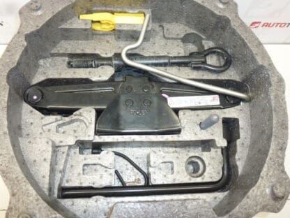 Lever tool, wheel wrench, towing eye Citroën C5 X7