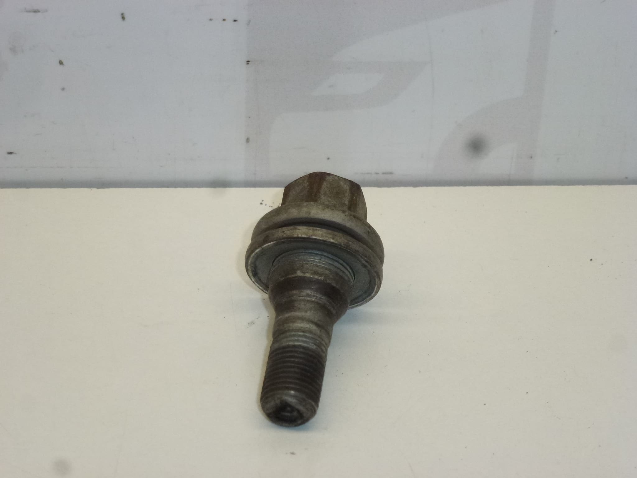Bolt - Used on Aluminum Wheels Citroën Peugeot 1 Piece 540567