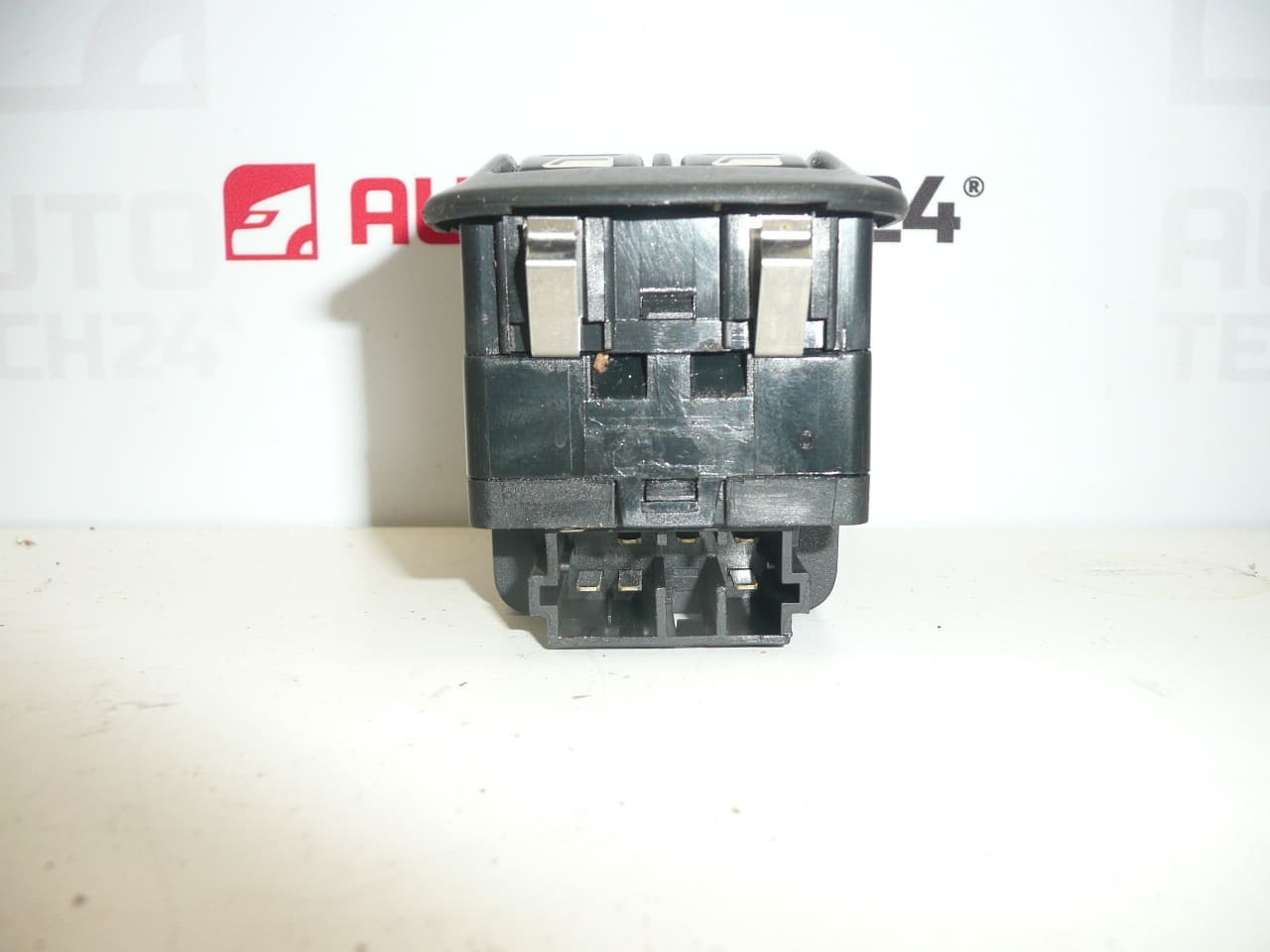 Peugeot 206 6552WQ Window Control - Image 2